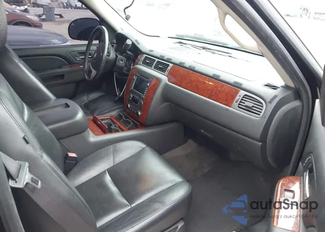 2010 Chevrolet Tahoe Ltz из США, поврежденный, VIN 1GNUKCE05AR108253